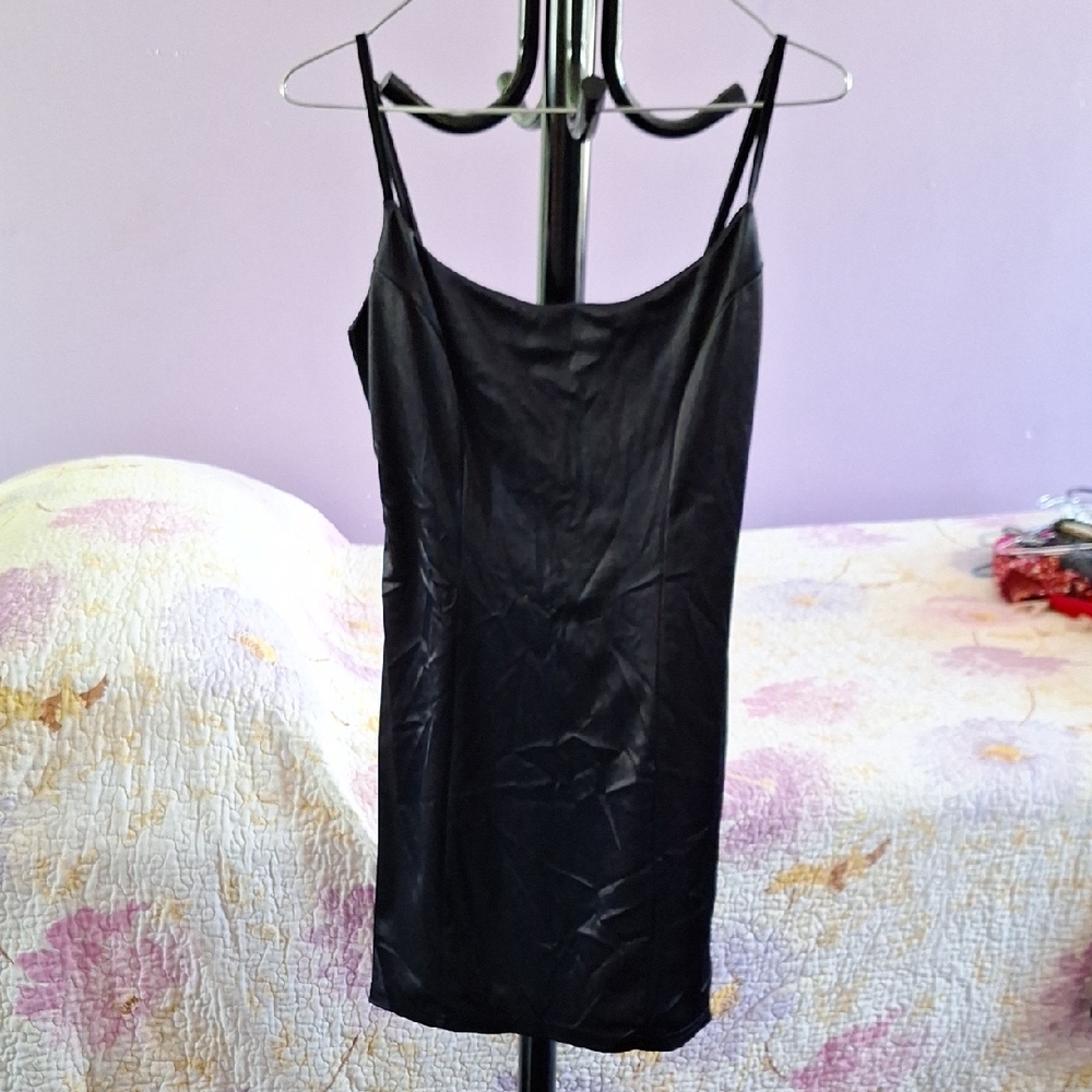 Revamped Black Fitted Sleeveless Camisole